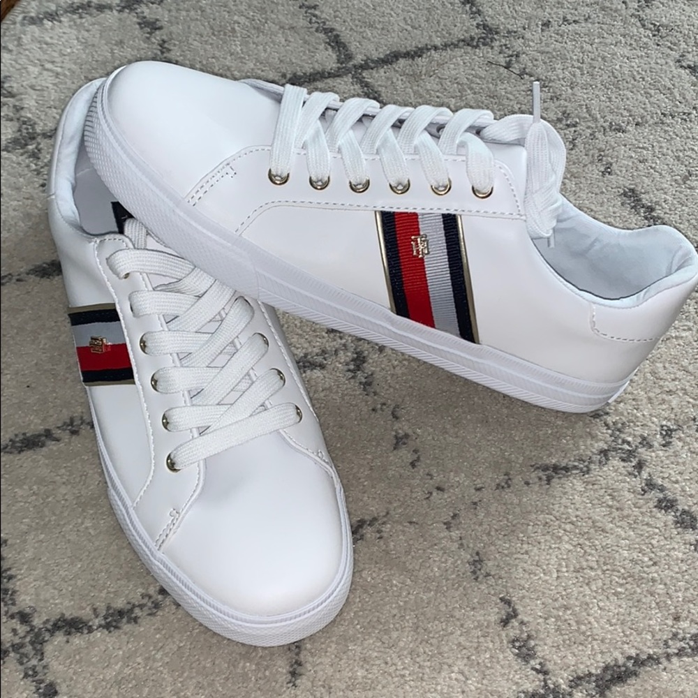 NEVER WORN Tommy Hilfiger Sneakers